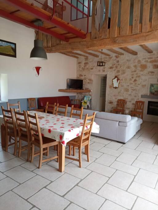 Villa Longere Berrichonne, Calme Absolu, 13 Personnes à Saint-Pierre-les-Etieux Extérieur photo